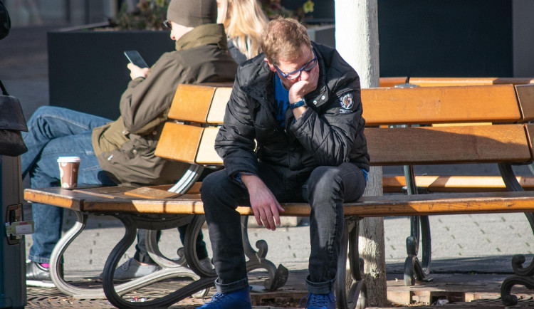 Nezaměstnanost v listopadu zůstala na 4,6 %, počet nových uchazečů klesl