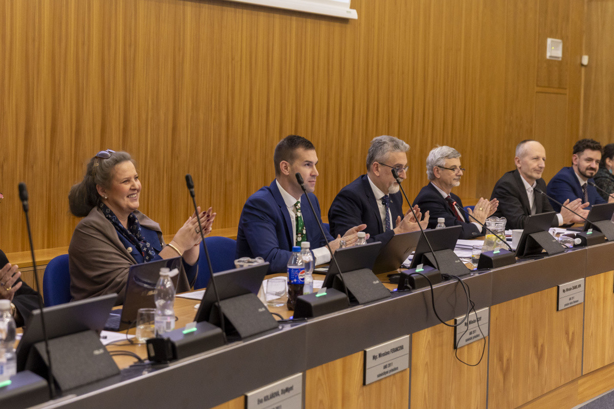 První primátorka v historii Olomouce. Zastupitelé potvrdili zvolení Miroslavy Ferancové