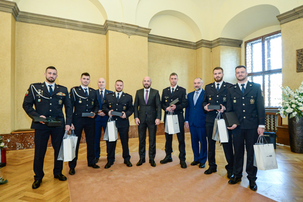 FOTO: Hrdinové, kteří žijí mezi námi. Na plzeňské radnici bylo oceněno 22 statečných