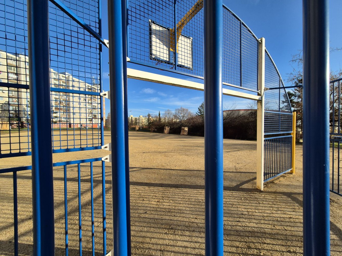 Sídlištní vnitroblok prošel revitalizací za 5,3 milionu, nabízí bezpečnější cesty