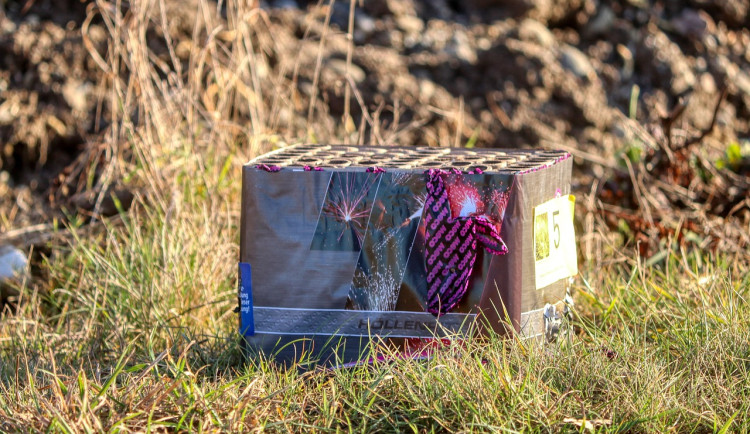 Inspektoři našli v Hatích téměř tři sta kilo výbušnin, stánky musely zavřít