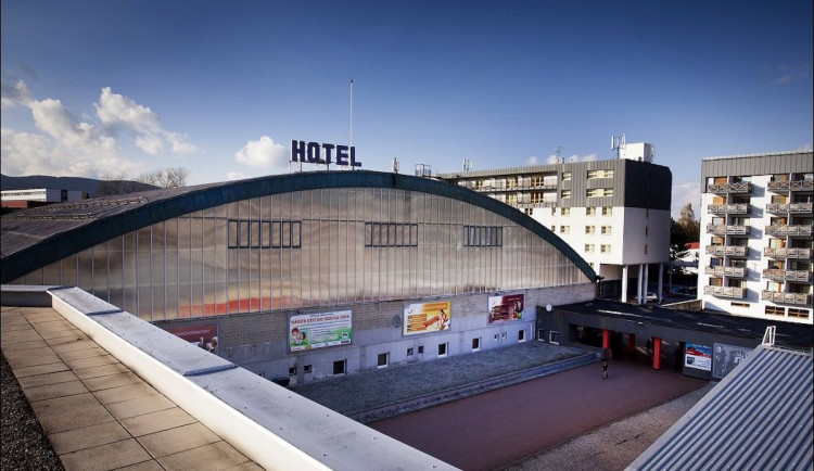 Liberec může uzavřít smlouvu na dodávku mobilního kluziště, nikdo se neodvolal