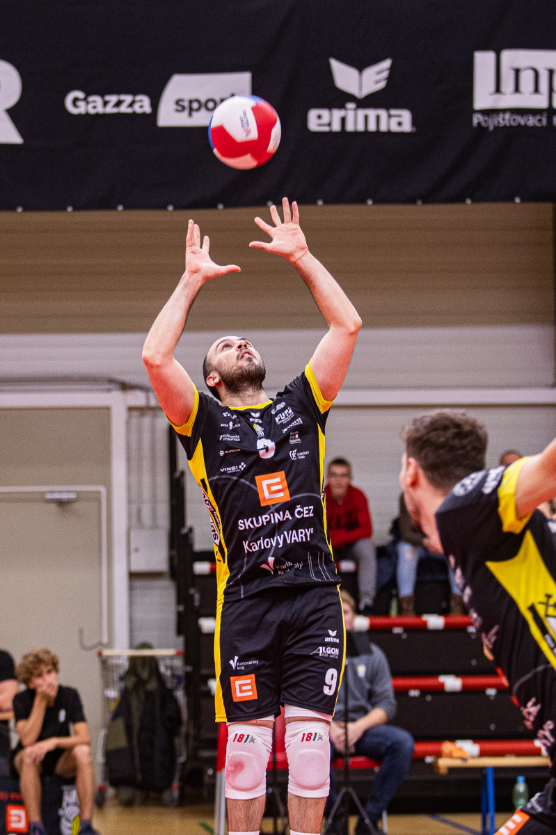 FOTO: Karlovarští volejbalisté mají nabitý program, přesto postoupili do finále