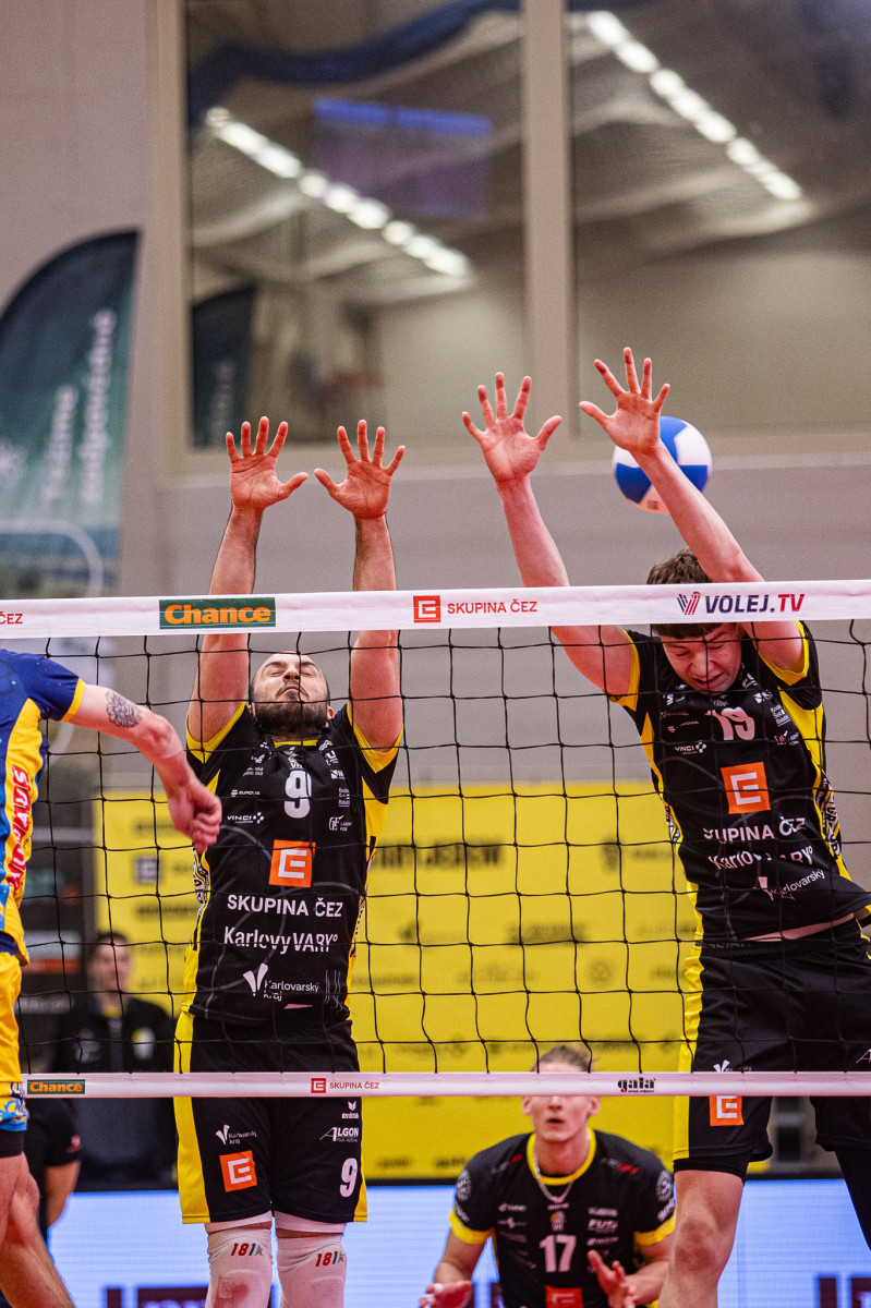 FOTO: Karlovarští volejbalisté mají nabitý program, přesto postoupili do finále