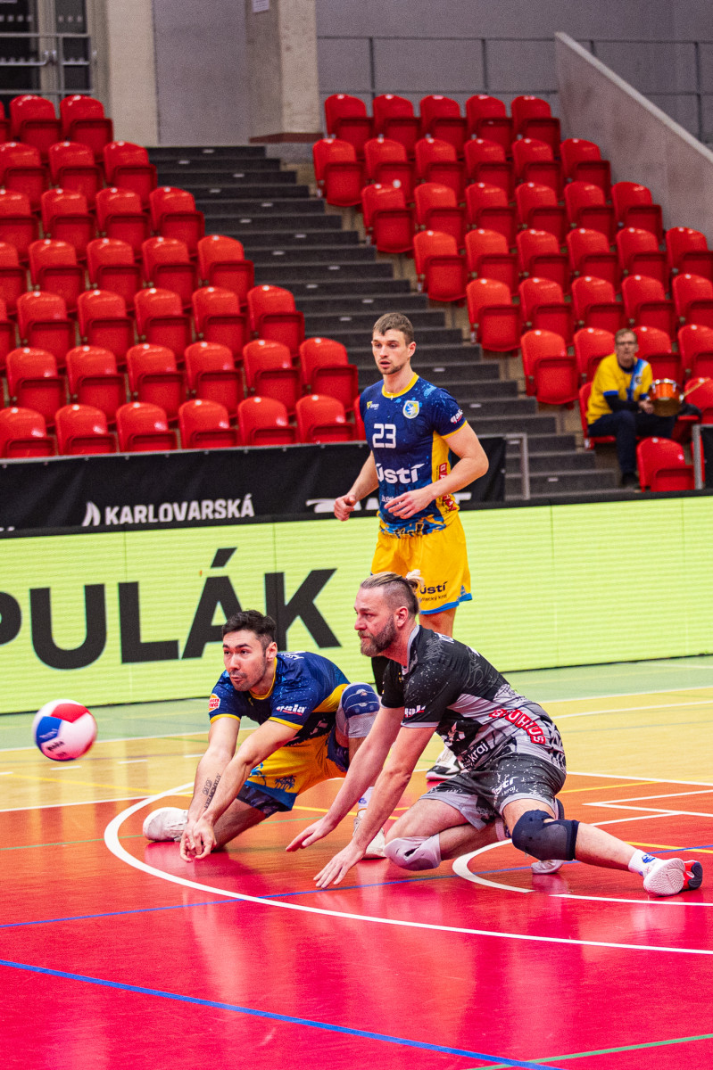 FOTO: Karlovarští volejbalisté mají nabitý program, přesto postoupili do finále