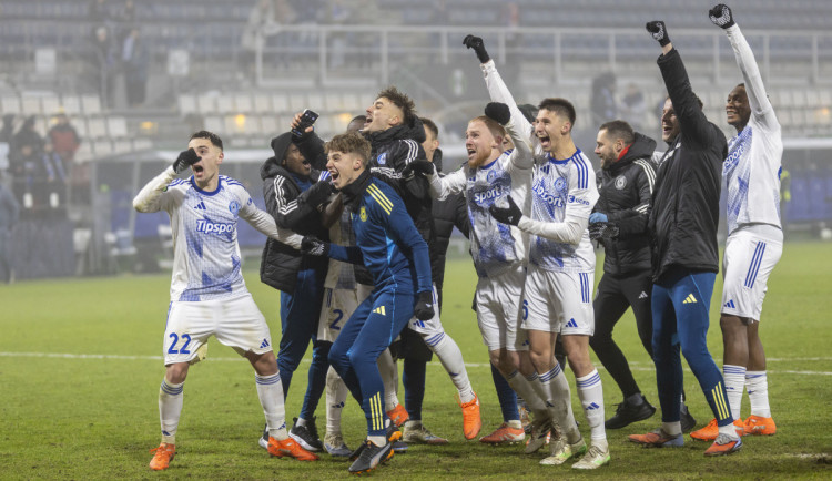 Policejní manévry, prohra a pak oslavy. Sigma bude hrát v Evropě i na jaře