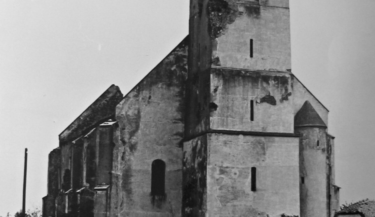 DRBNA HISTORIČKA: Památka, co překážela komunistům. Smutný konec gotického klenotu Osoblahy