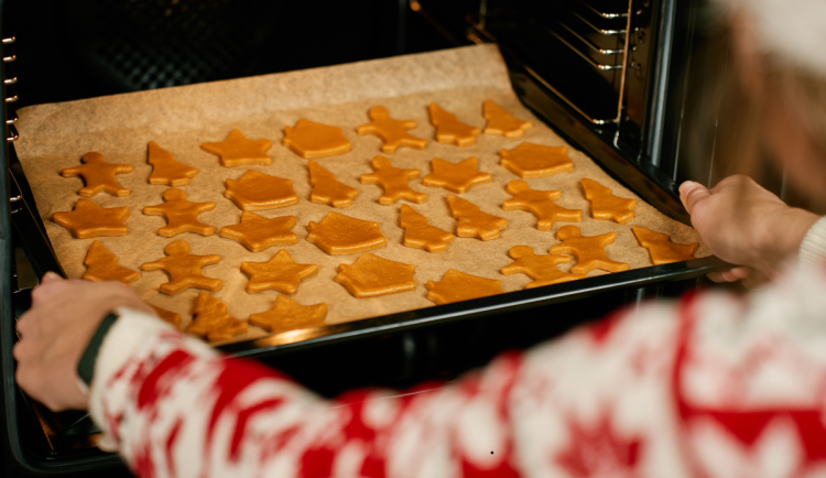 Kolik stojí Vánoce na elektřině? Nejdražší je vaření, pohádky stojí jen pár korun