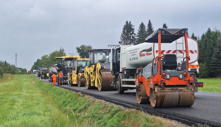 Silničáři letos v Moravskoslezském kraji dali na opravy a údržbu téměř 1,3 miliardy