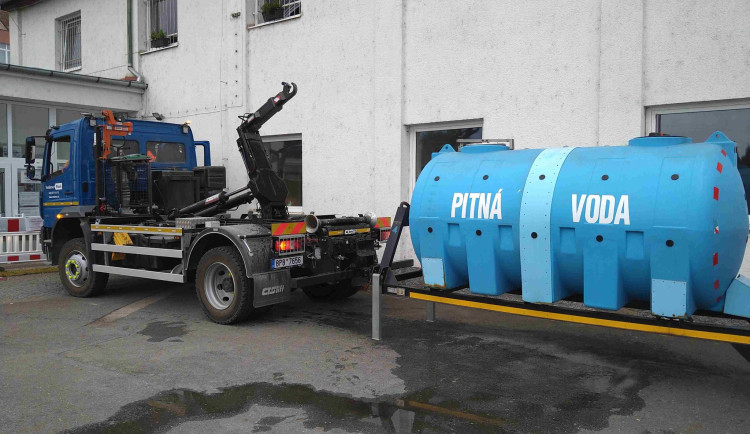 Rozsáhlá havárie odřízla Třemošnou a okolí od pitné vody