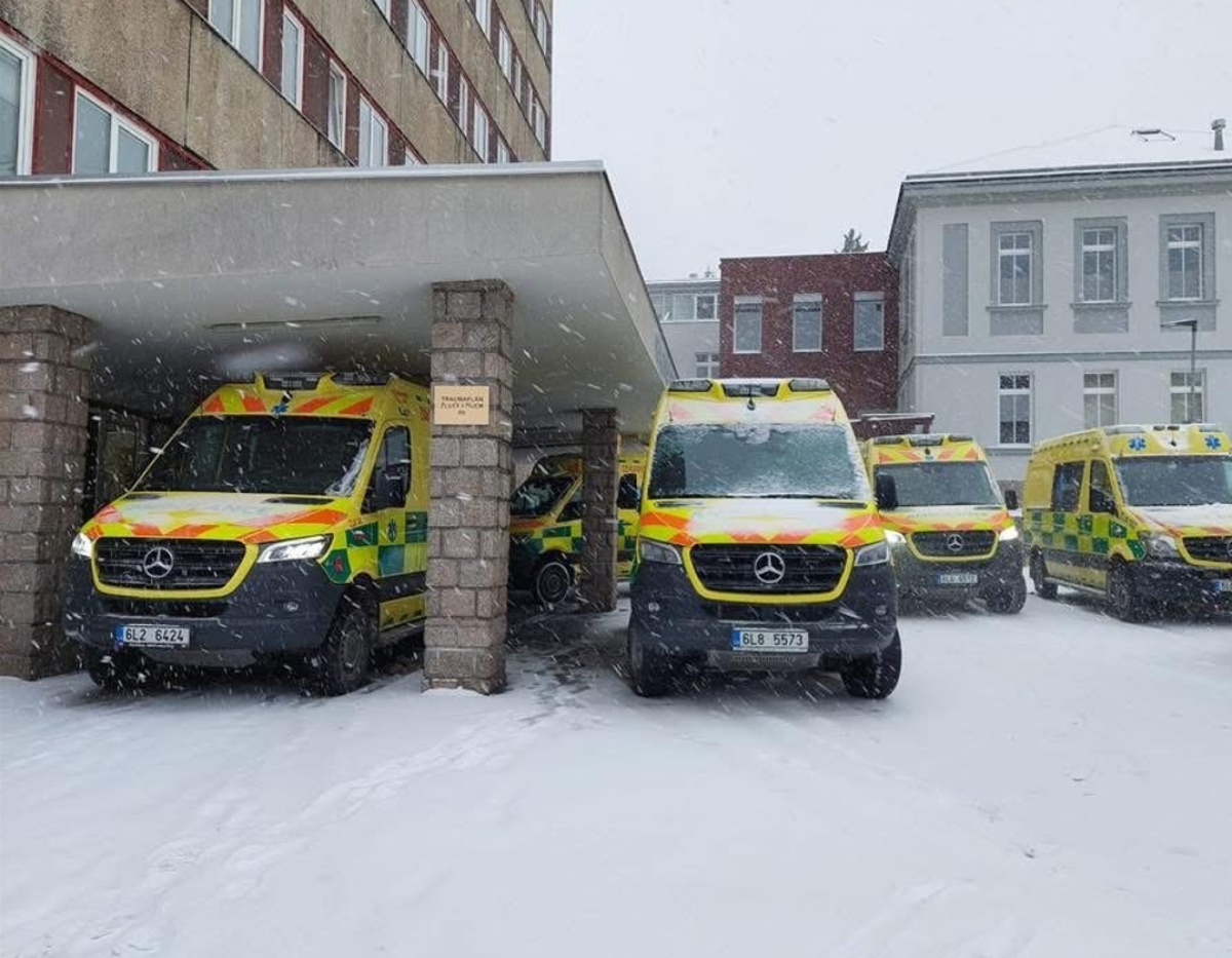 Těžká silvestrovská noc záchranářů. Řešili úrazy pod vlivem alkoholu, napadení i otravu CO