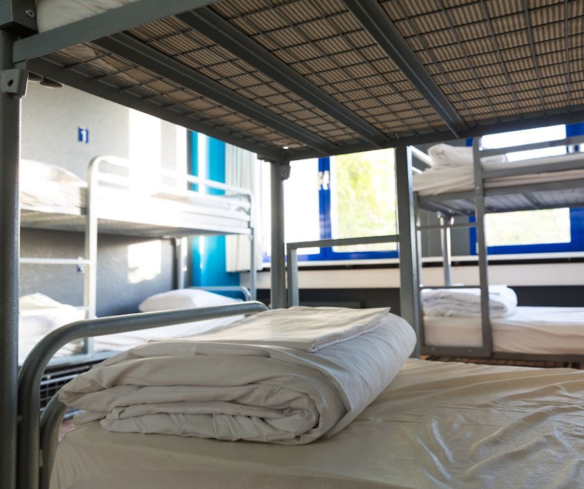 Kvůli ochlazení se na jihu Čech plní kapacity nocleháren pro lidi bez domova