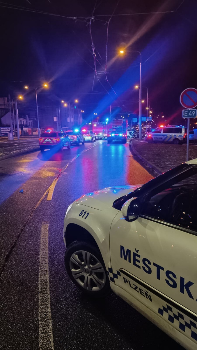 I přes zákaz to v ulicích bouchalo jako u Bachmutu. Strážníci řešili 169 událostí