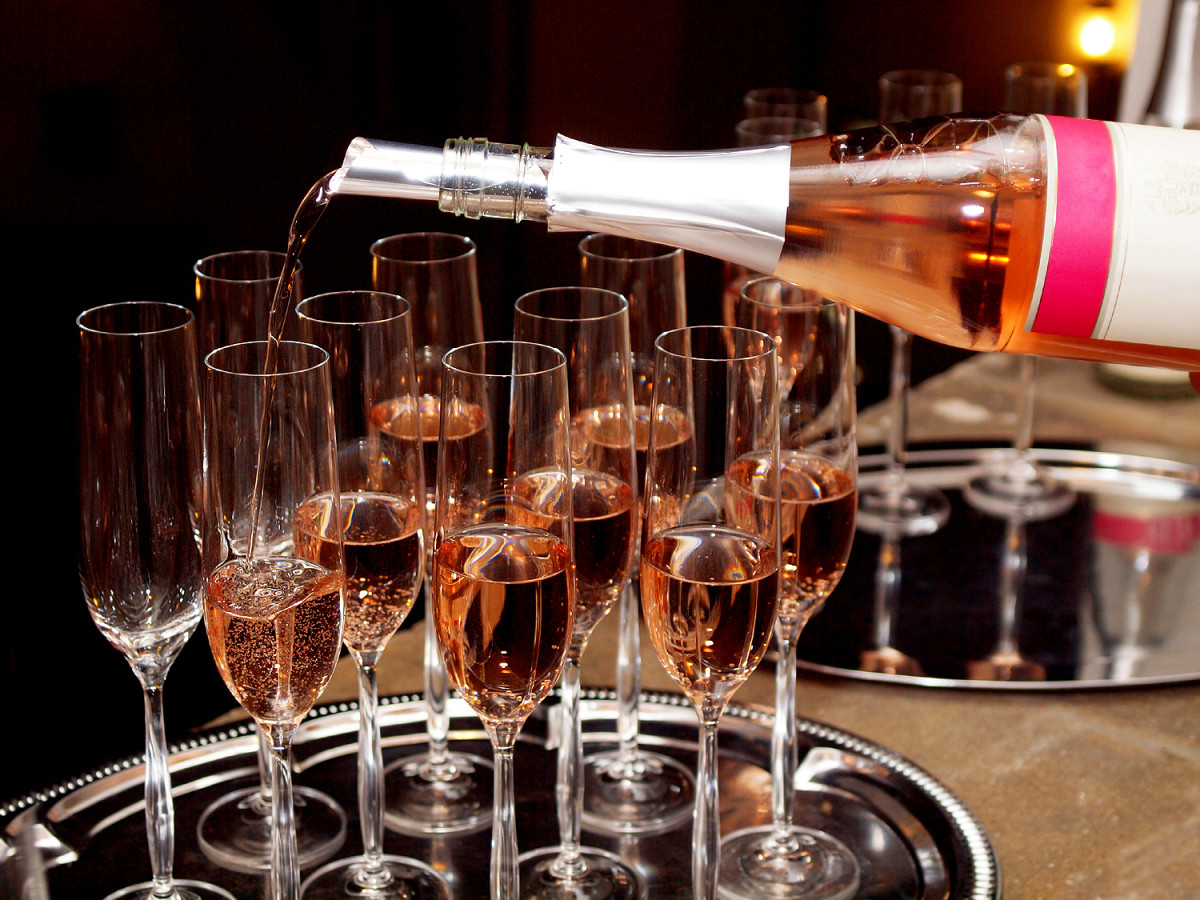 DRBNA HISTORIČKA: Jak se slavil Silvestr na přelomu roku 1899 a 1900?