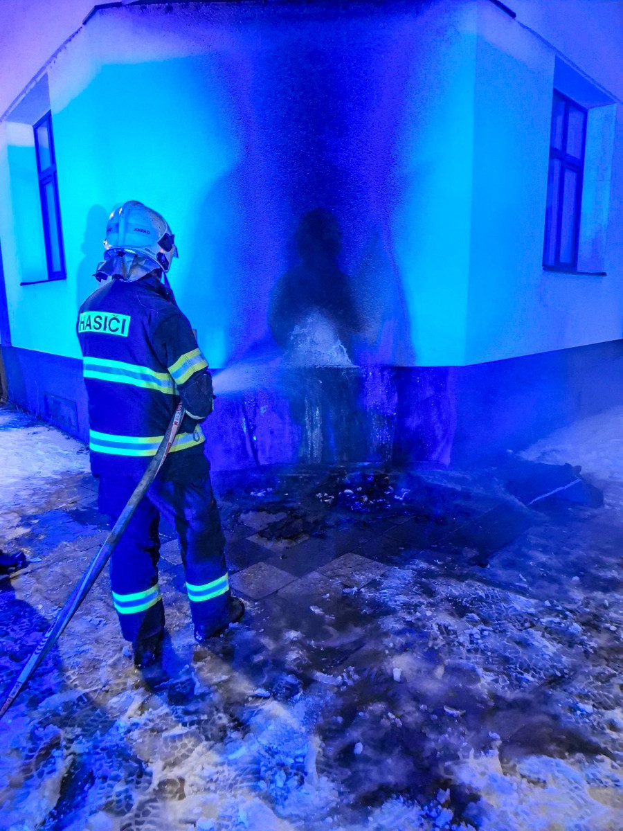 Tři opilé děti, potyčky, nehody a požáry kvůli pyrotechnice. To byl Silvestr v Olomouckém kraji