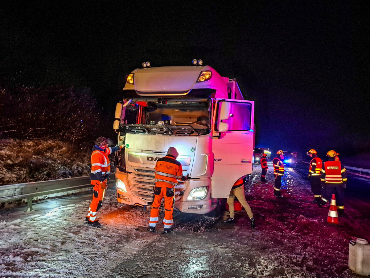 Tři opilé děti, potyčky, nehody a požáry kvůli pyrotechnice. To byl Silvestr v Olomouckém kraji