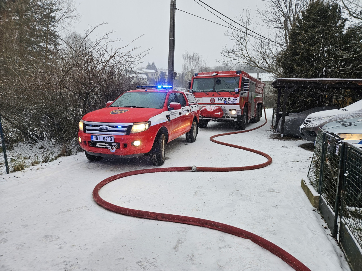Hořící popelnice i otravy alkoholem. Silvestr na jižní Moravě byl divoký