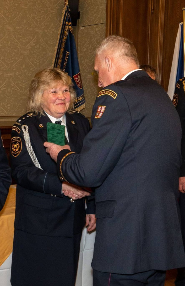 Maruško, děkujeme. Po téměř čtyřiceti letech u hasičů končí oblíbená kolegyně