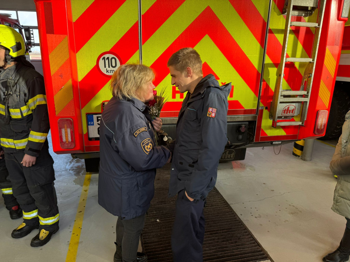 Maruško, děkujeme. Po téměř čtyřiceti letech u hasičů končí oblíbená kolegyně