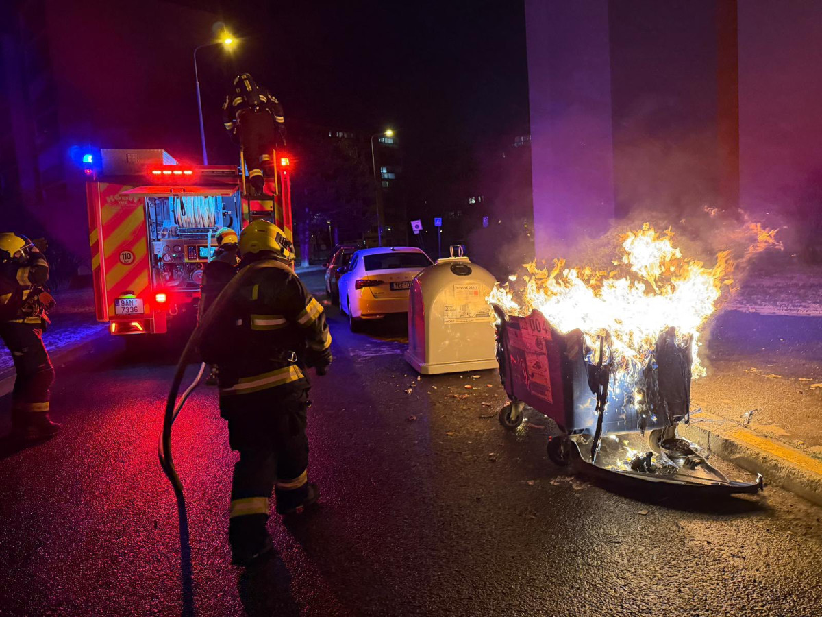 VIDEO: Silvestr v Praze začal klidně, zásahů bylo ale nakonec mnohem víc než loni
