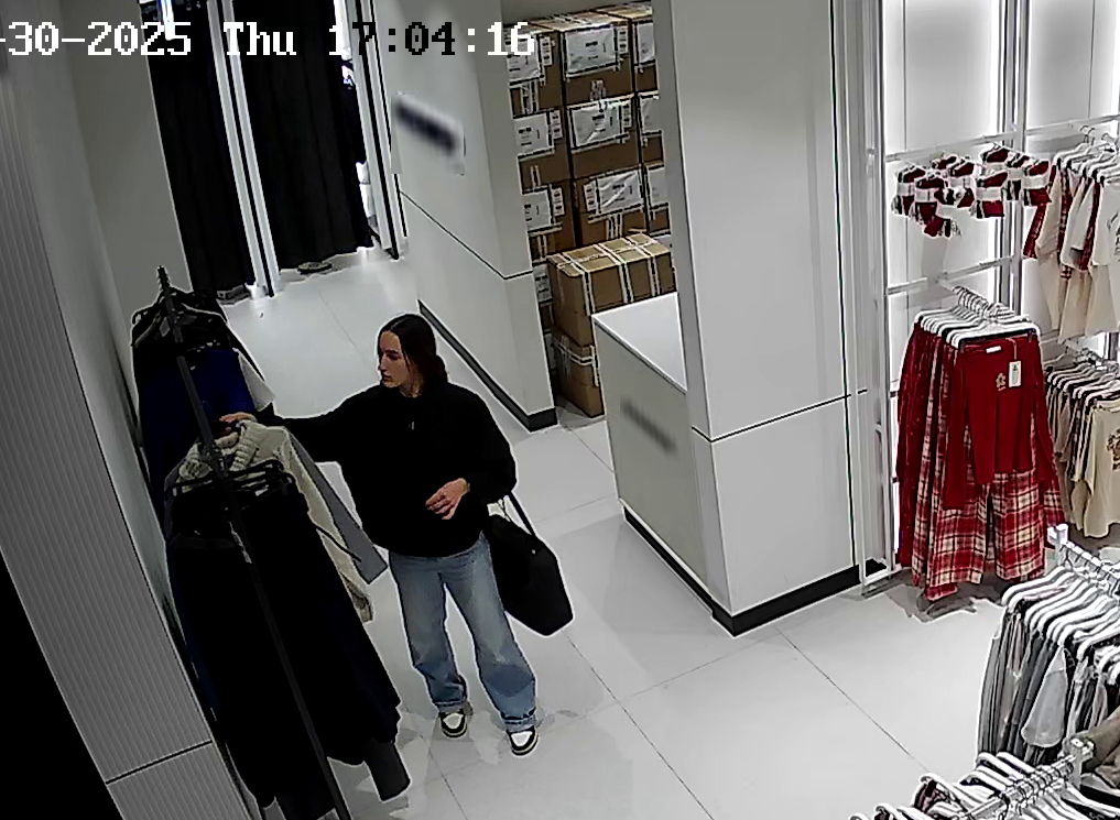 V Olomouci někdo ukradl dámské oblečení za 11,5 tisíce korun. Policie pátrá po neznámé ženě