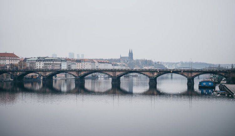 Prahu čekají další mrazivá rána. Teploty klesnou až k deseti pod nulou