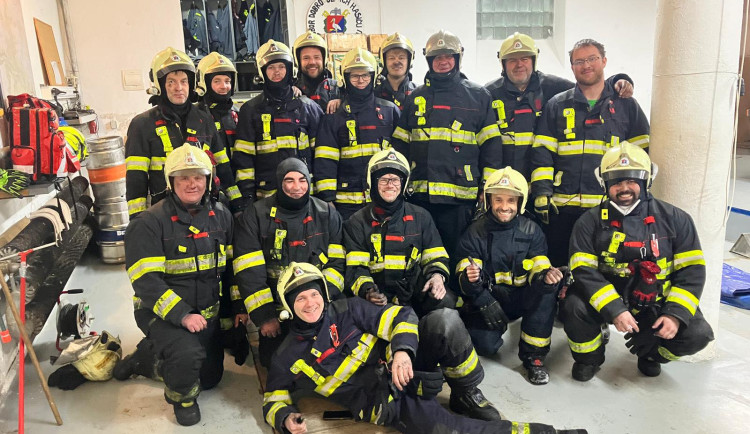 Pohled do zákulisí zásahu: Uhašením požáru práce hasičů z Luk nad Jihlavou nekončila