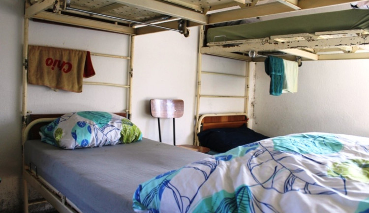 Bezdomovci v Jihlavě: Noclehárna i v mrazech nabízí několik volných lůžek