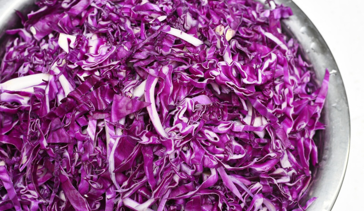 Jsem agentka FBI, tvrdila šedesátnice z Brna. Z okna vrhala krouhané zelí