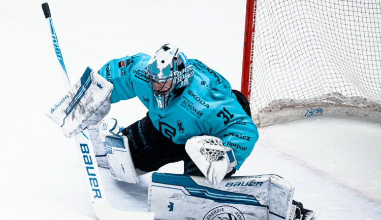 Hokejisté Karlových Varů vyhráli i díky čtyřem bodům Černocha v Olomouci 5:1