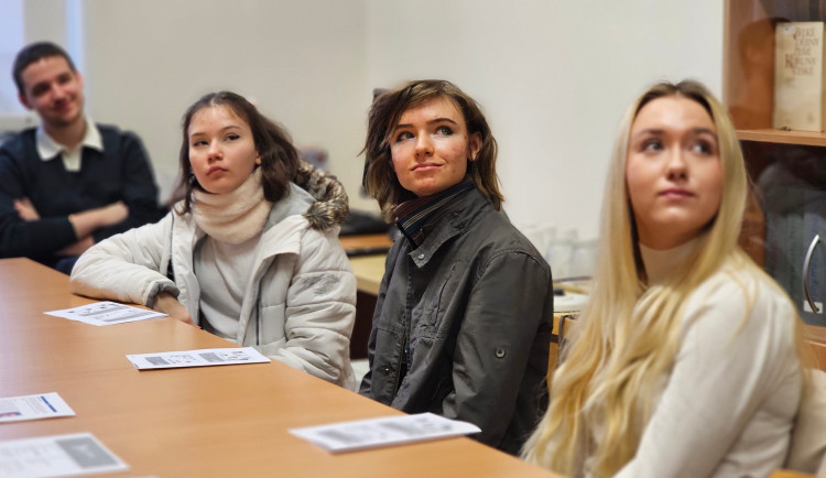 Vysoká škola na zkoušku? Západočeská univerzita v Plzni otvírá kursy pro středoškoláky