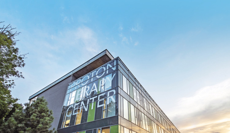Pět dní místo tří týdnů. Protonové centrum zkracuje a zpříjemňuje léčbu rakoviny prsu