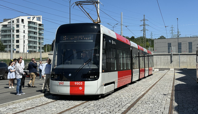 Dopravní podnik objednal dalších 31 tramvají Škoda 52T, celkem jich v Praze bude 71