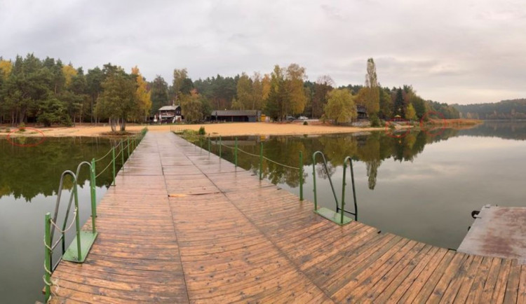 Velký bolevecký rybník bude mít pro návštěvníky tři nová mola za 20 milionů