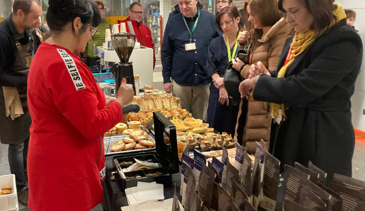 Odstávku v Dukovanech zpříjemnila charitativní snídaně, která pomáhá potřebným