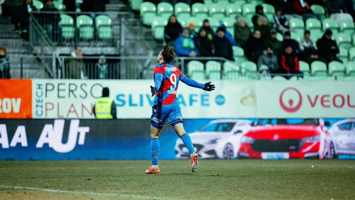 Fotbalisté Plzně zahájili ligové jaro výhrou 2:0 v Karviné, góly dal Višinský