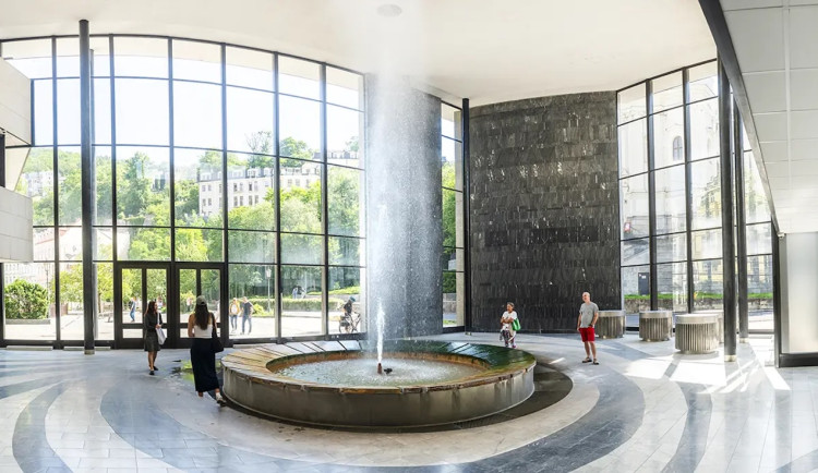 Vřídelní kolonáda v Karlových Varech se chce otevřít i pro společenské akce