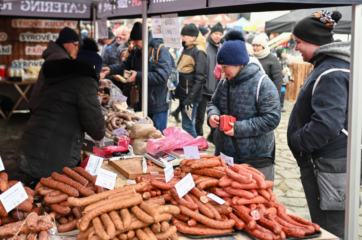 FOTO: Masopust na hradě. Nechyběla ani nefalšovaná zabíjačka