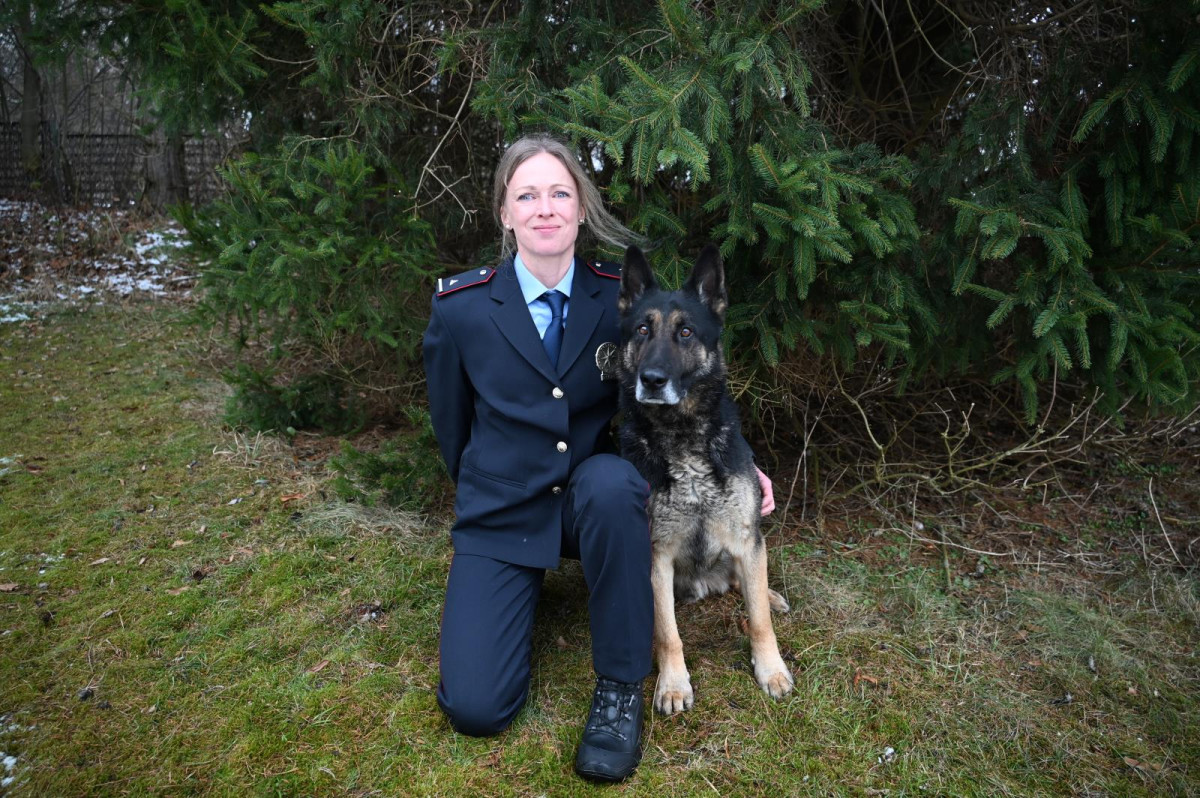 Policistka a psí parťák zachránili loni dva sebevrahy. Teď vyhráli titul Psovod roku