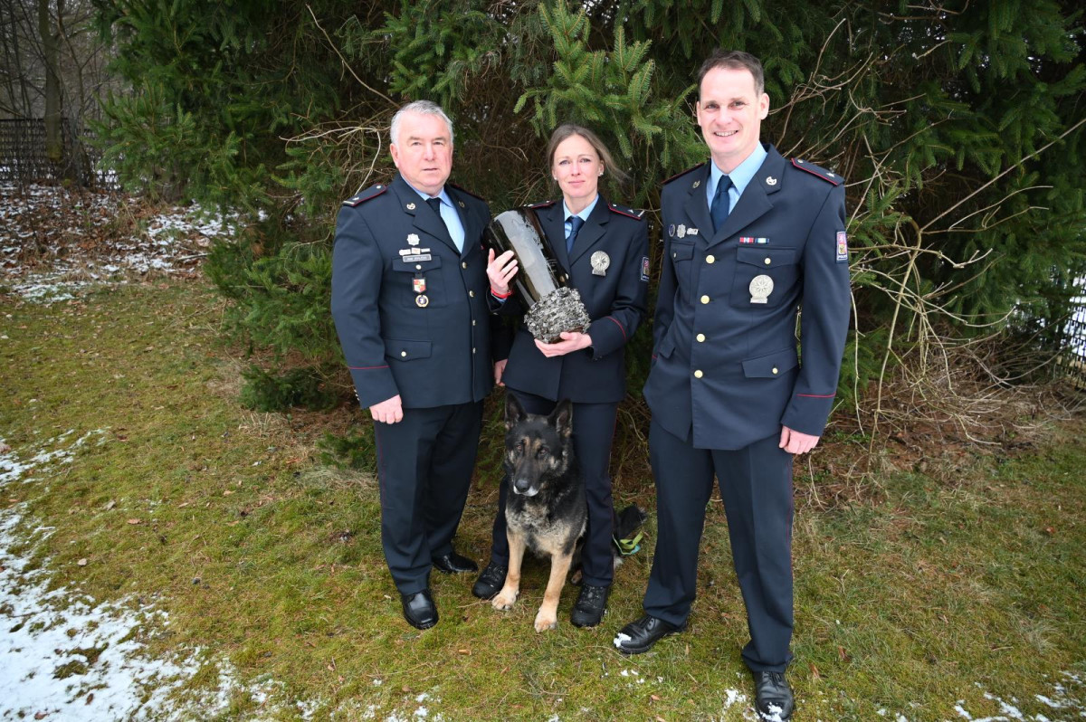 Policistka a psí parťák zachránili loni dva sebevrahy. Teď vyhráli titul Psovod roku