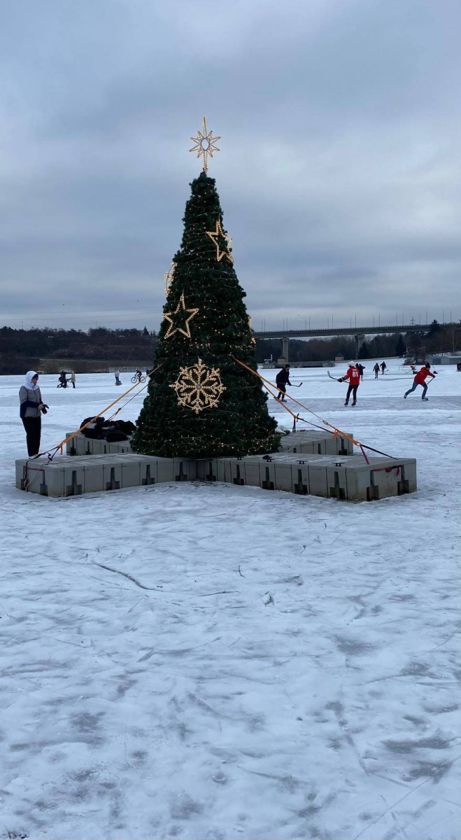 V prosinci se na přehradě hojně bruslilo. Aktuálně to už není bezpečné.
