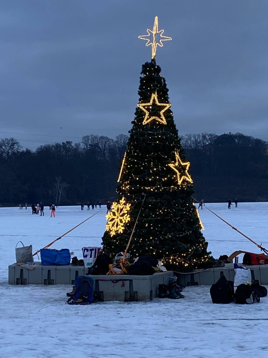 V prosinci se na přehradě hojně bruslilo. Aktuálně to už není bezpečné.
