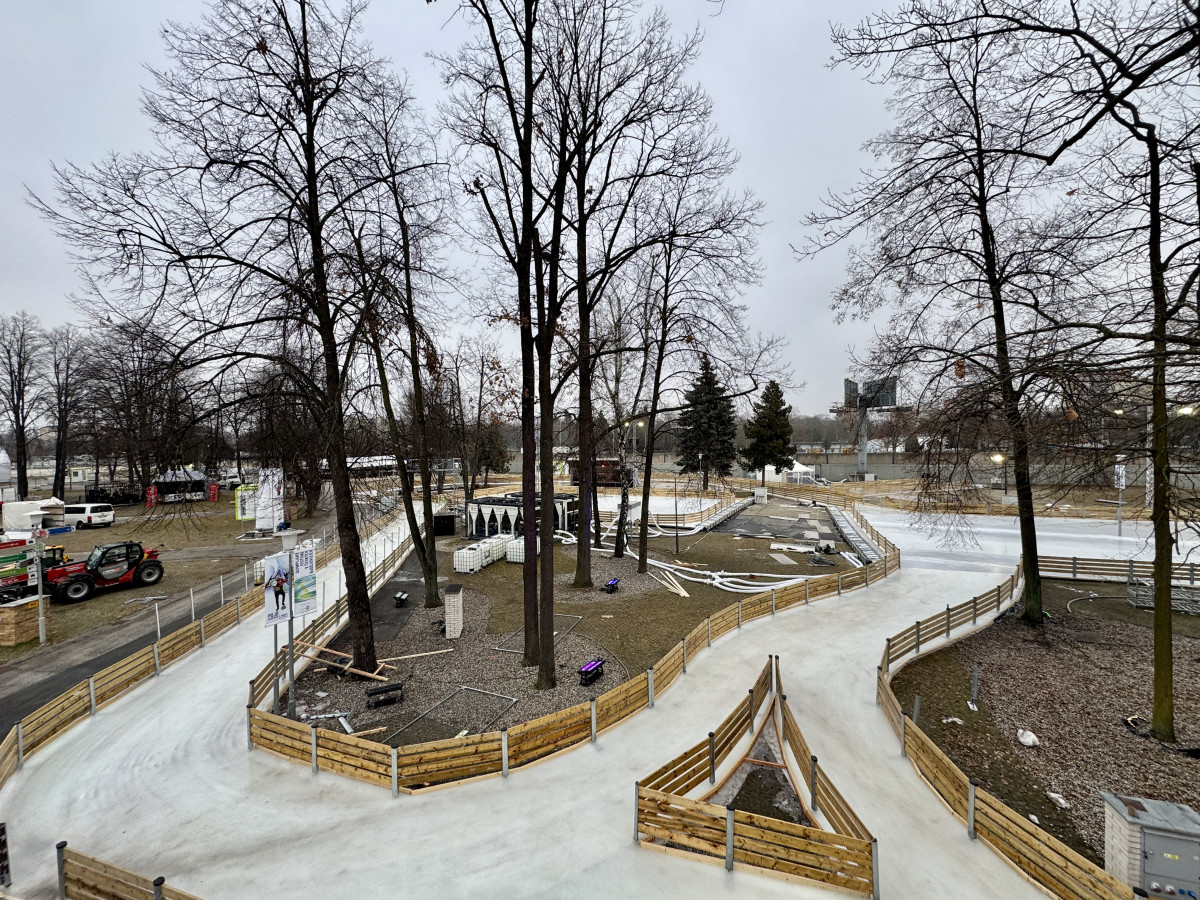 Přípravy olympijského festivalu vrcholí. Kvalitu ledu prověří Jakub Voráček