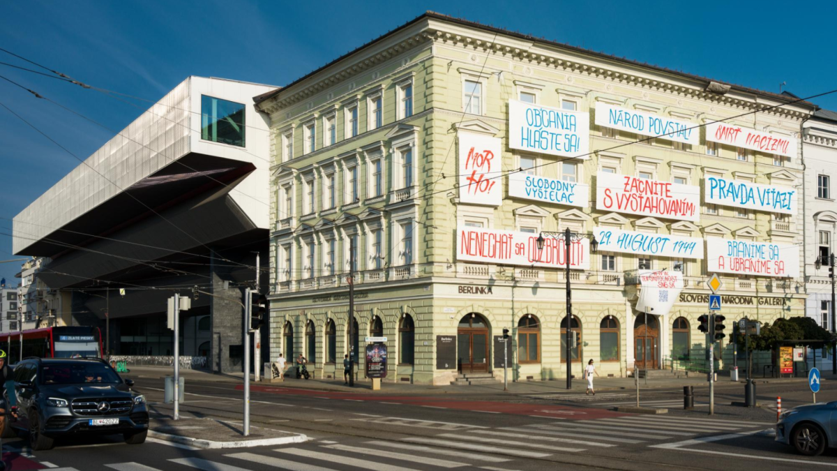 Výstava v Praze mapuje situaci ve Slovenské národní galerii po nástupu vlády