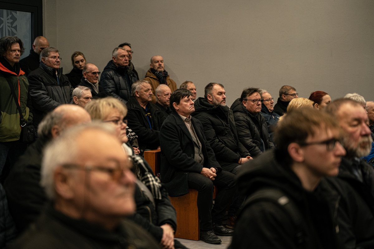 Veřejnost se rozloučila s legendárním vzpěračem Otou Zarembou.