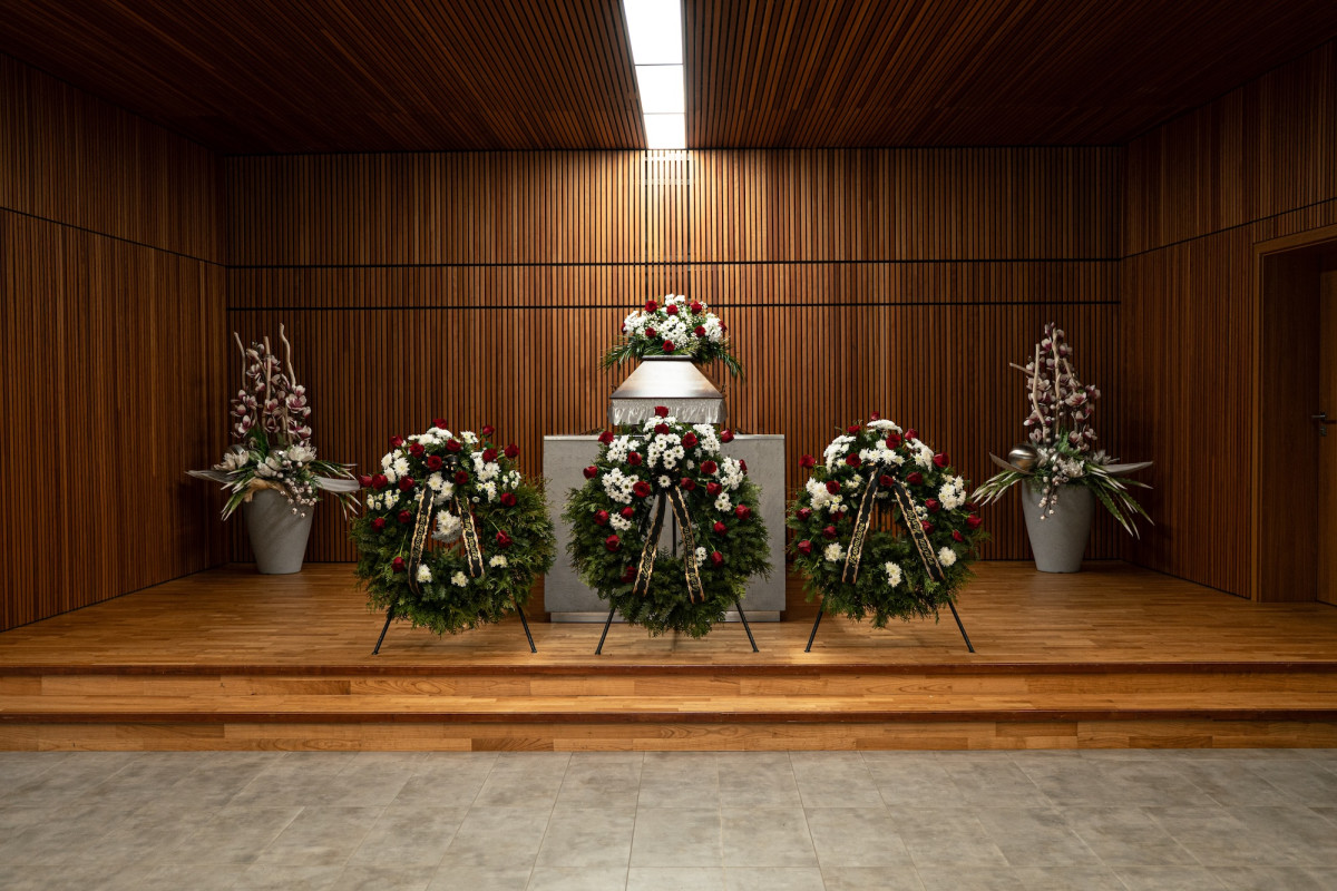 Veřejnost se rozloučila s legendárním vzpěračem Otou Zarembou.