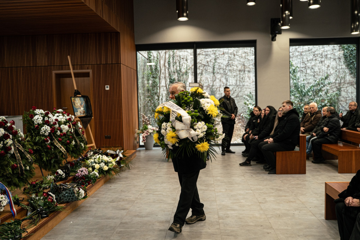 Veřejnost se rozloučila s legendárním vzpěračem Otou Zarembou.
