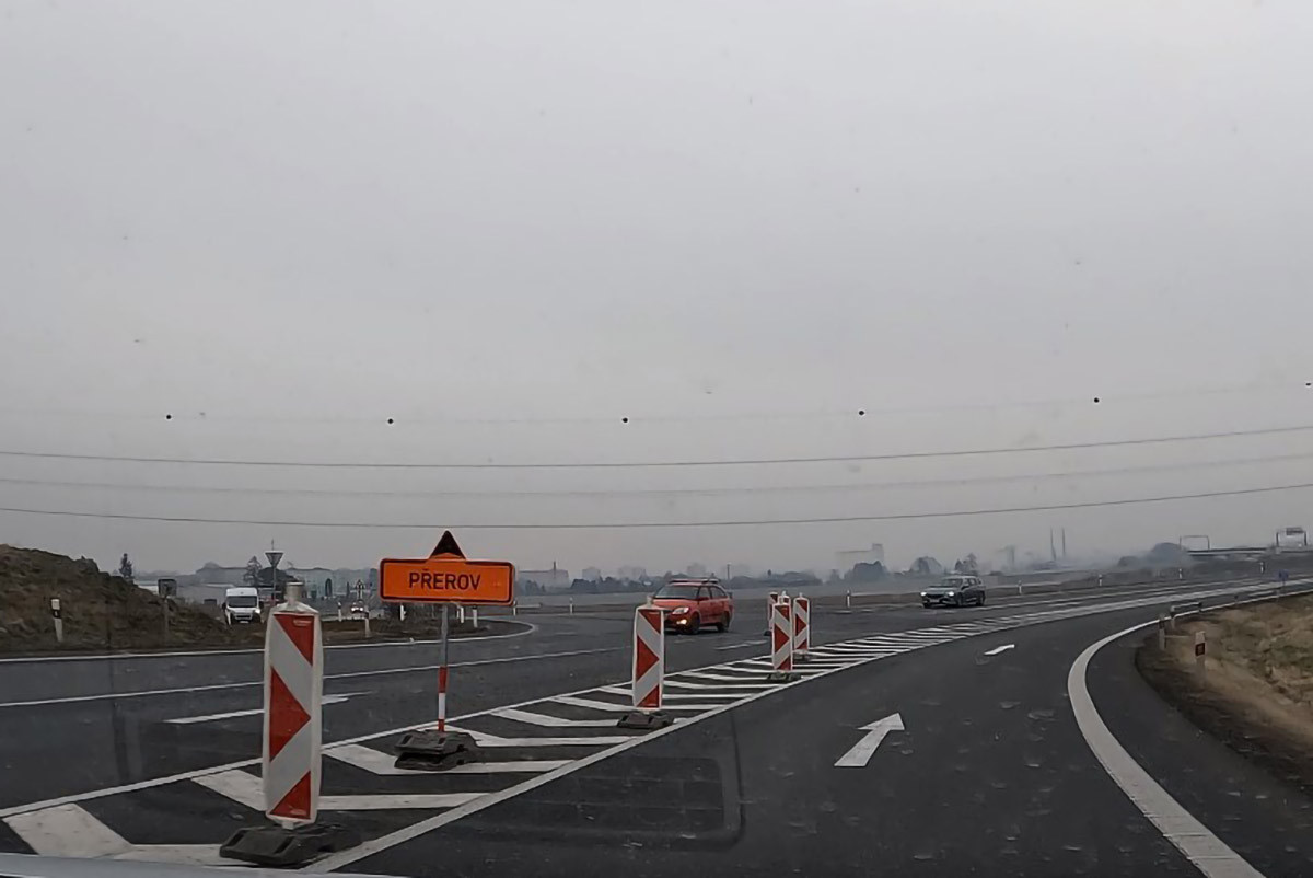 Na příjezdu do Přerova od Olomouce se objevilo nové dopravní značení, které mělo mít ale jinou podobu