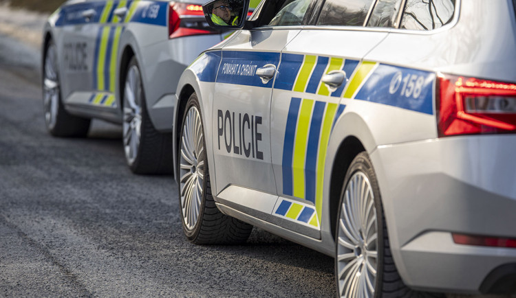 Seniorka ze Šumperka uvěřila v zisk z investic, přišla o mobil i desetitisíce z účtu