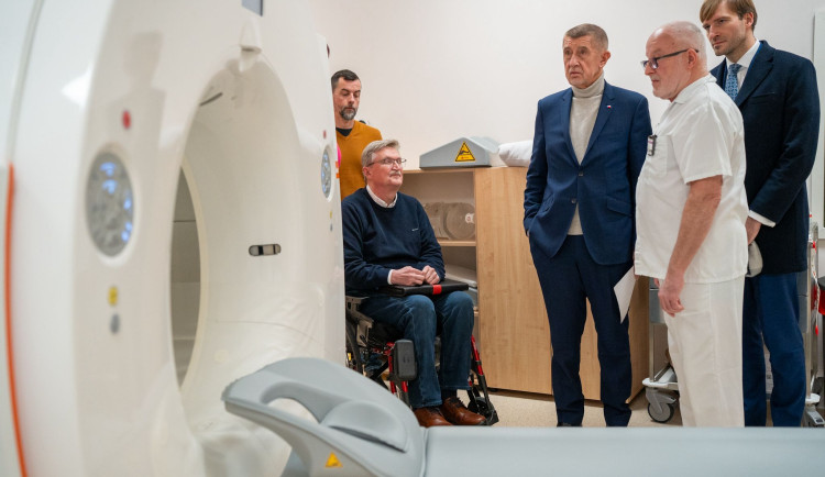 Babiš a Vojtěch v liberecké nemocnici. Premiér ukázal snímek rakoviny prostaty